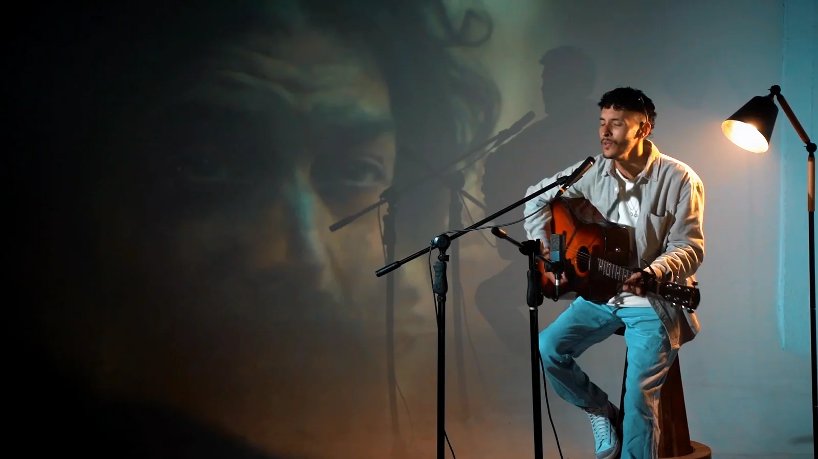 Emanuel Yesh grabando